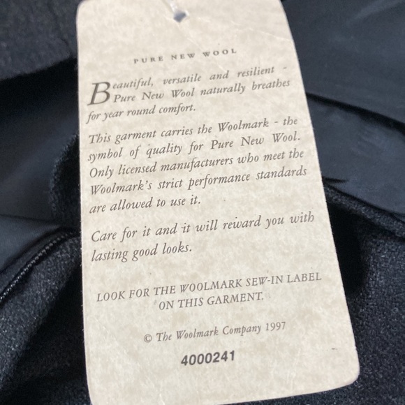 NWT Women black pants. Size 14. 100% wool.lining 100 % polyester. - Picture 5 of 5